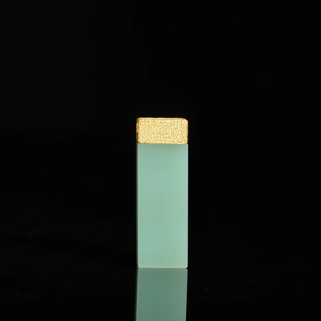 【慧子臻选】青岚 | 18k金和田玉粉青无事柱 不含链 31*12*7mm LM09