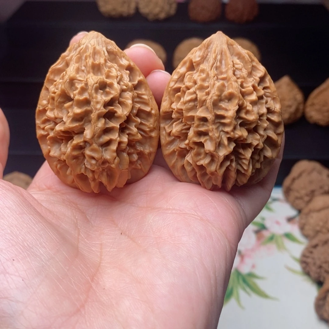 文玩核桃吊坠招财鼠