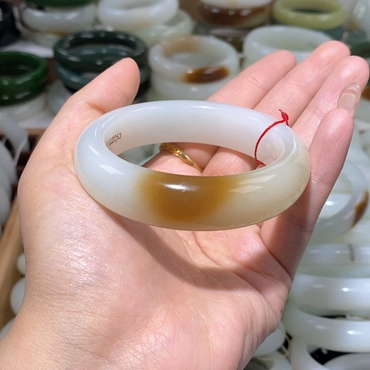 和田玉手镯未镶嵌糖白镯53