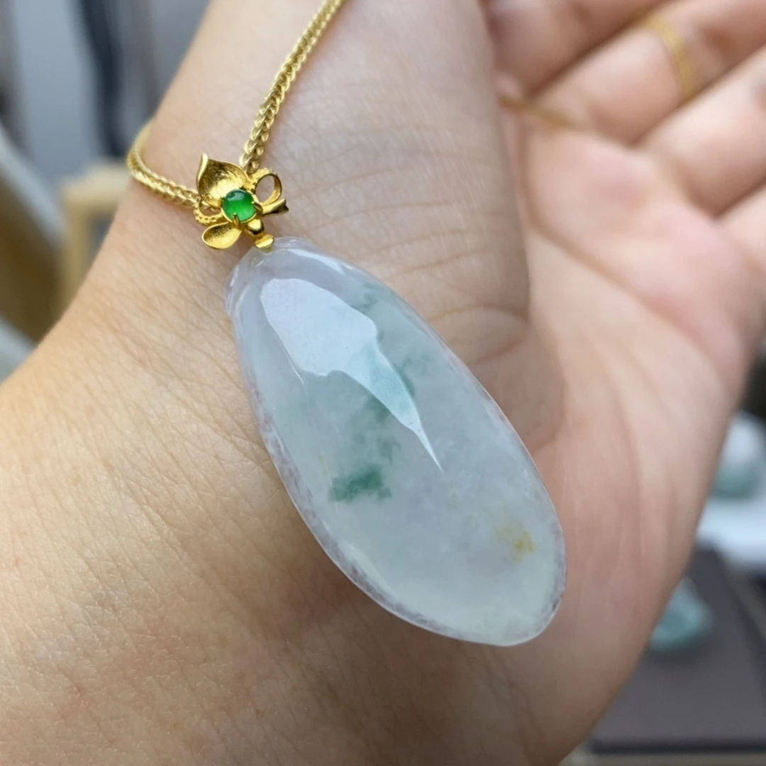 【闪购商品】颈饰18K金镶嵌翡翠27