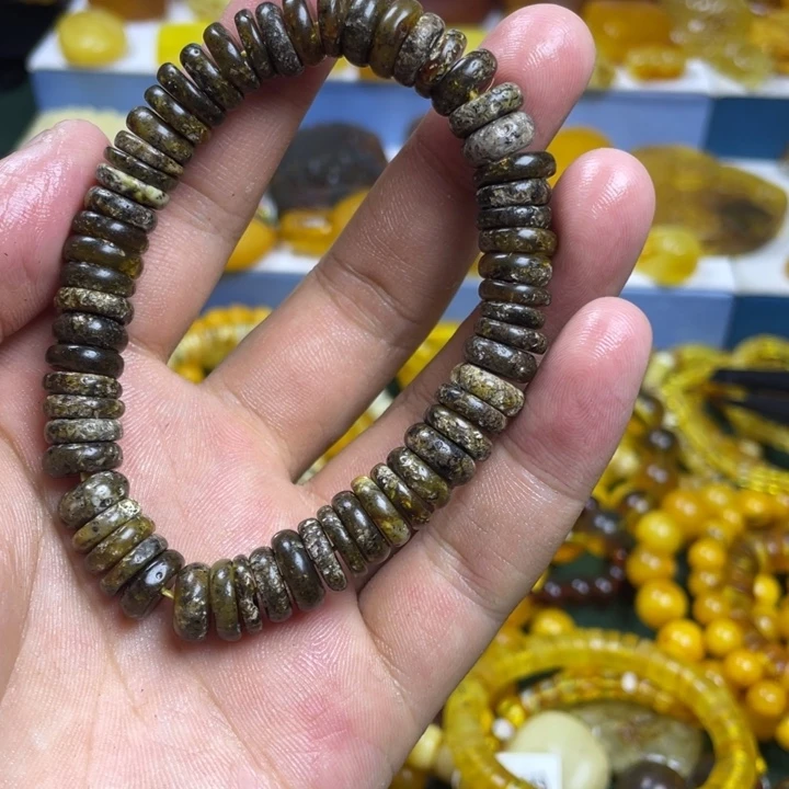 未镶嵌琥珀珠宝奇石