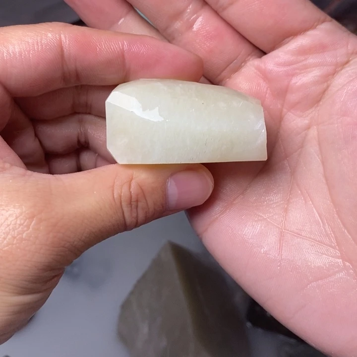 定制和田玉未镶嵌挂件