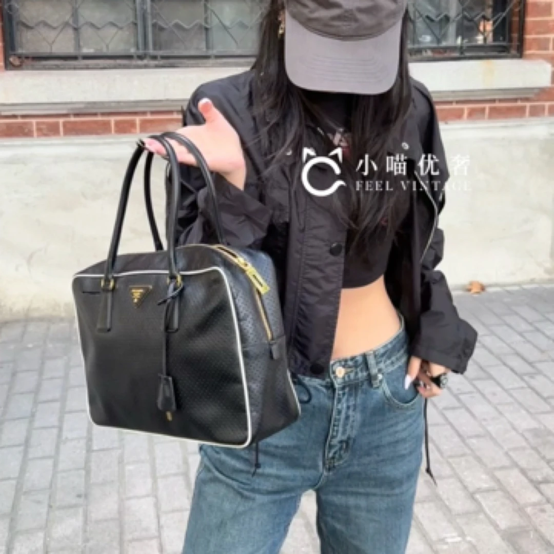 95新 Prada/普拉达 黑金镂空牛皮黑白保龄球包单肩包时尚休闲女士