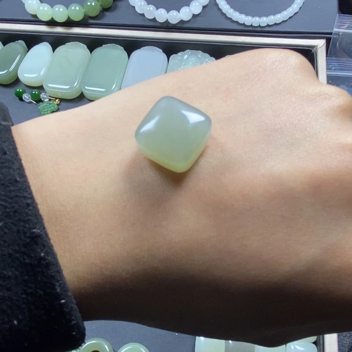 和田玉颈饰未镶嵌随****5