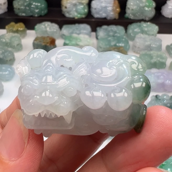 颈饰未镶嵌翡翠貔貅