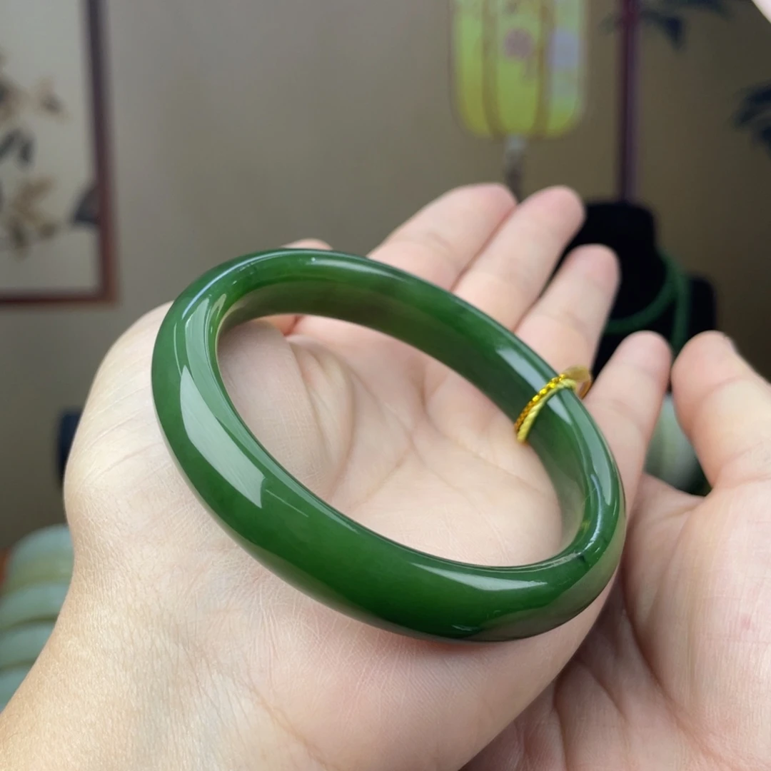 加***油和田玉未镶嵌手镯