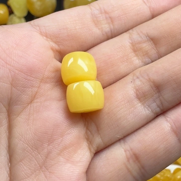 蜜蜡未镶嵌珠宝奇石