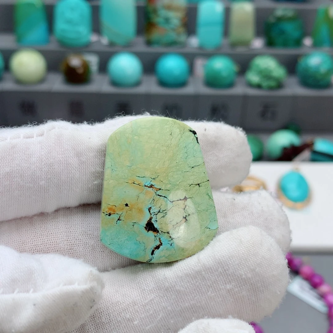 绿松石颈饰未镶嵌