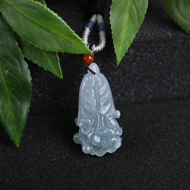 天然翡翠白菜摆财挂件（YW9415）