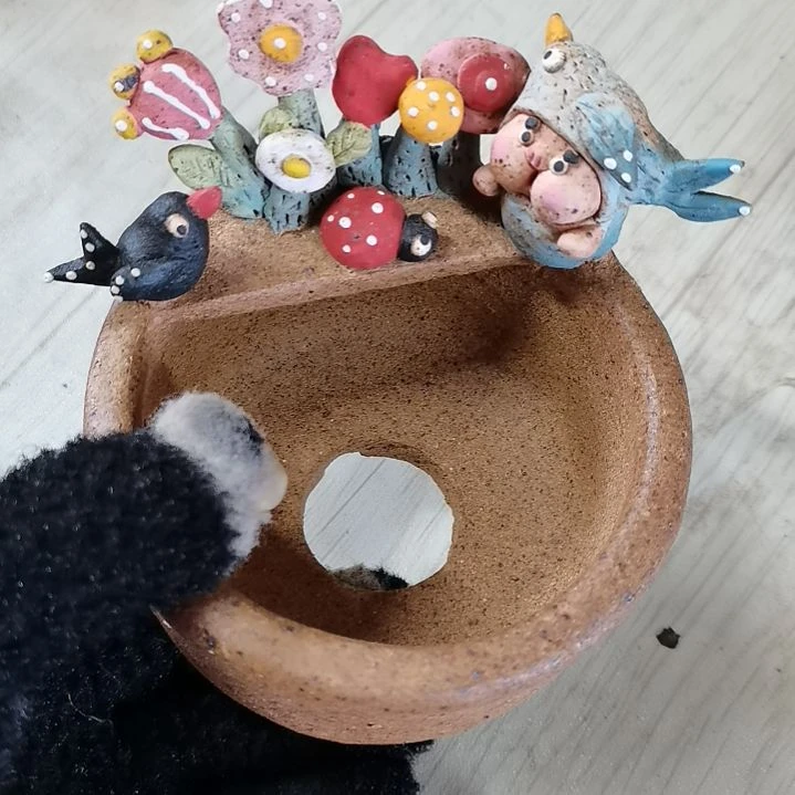 陶吴****使微瑕炻陶花盆一个