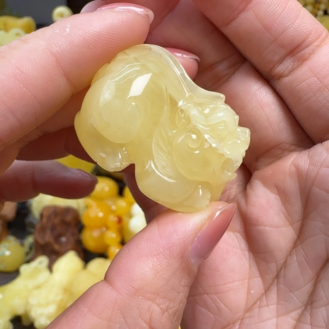 蜜蜡未镶嵌珠宝奇石