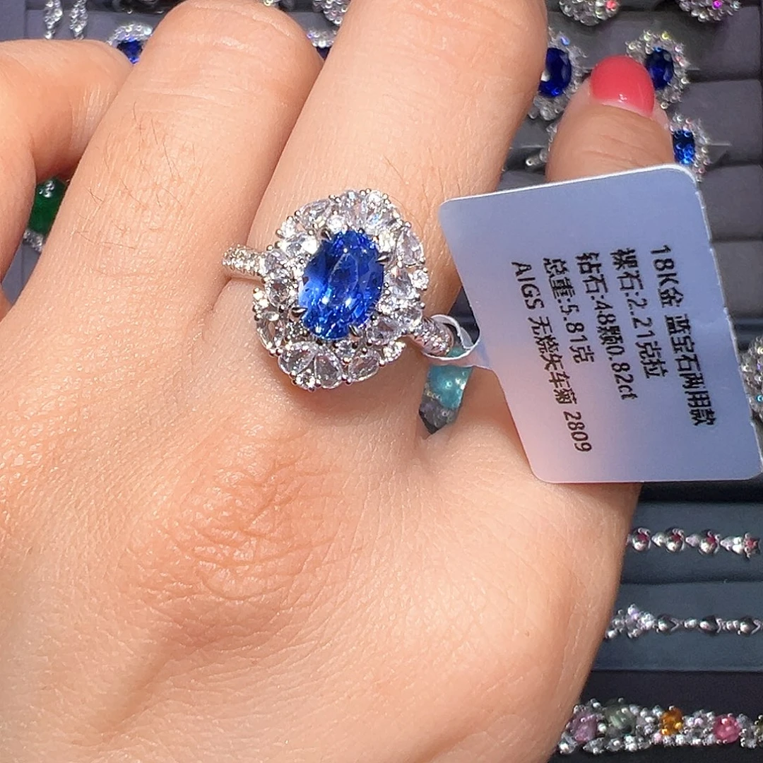 蓝宝石18K金镶嵌戒指