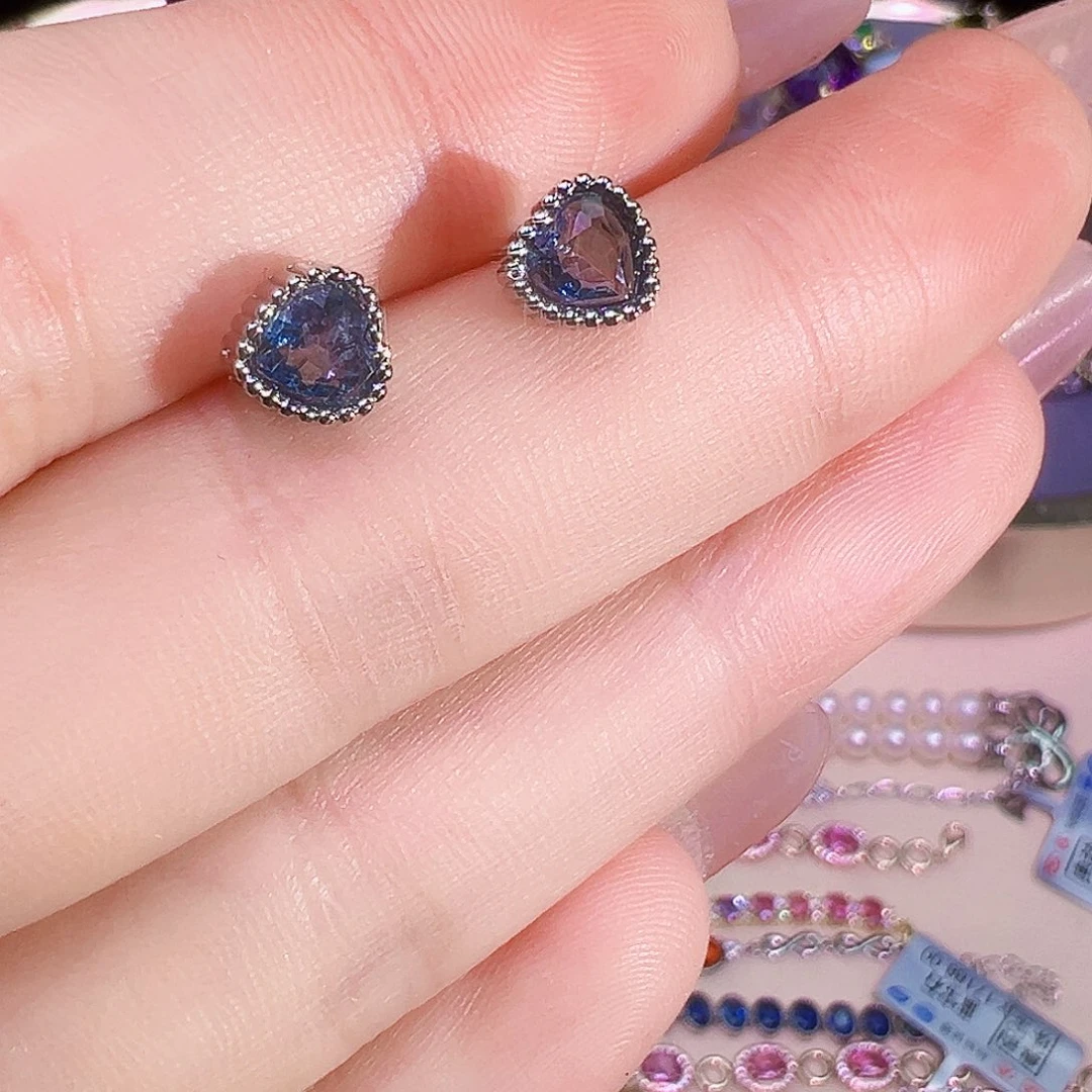 未镶嵌耳钉托帕石