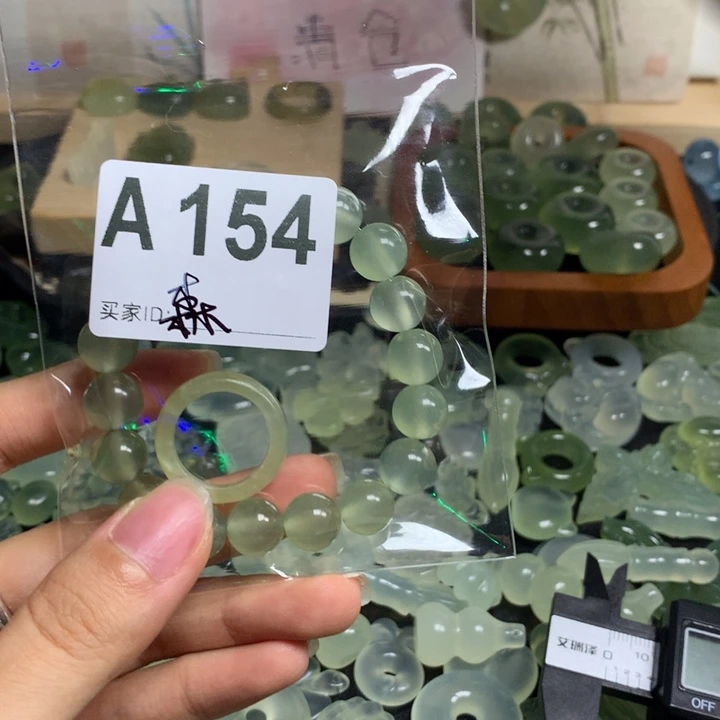 蛇纹石玉合金颈饰