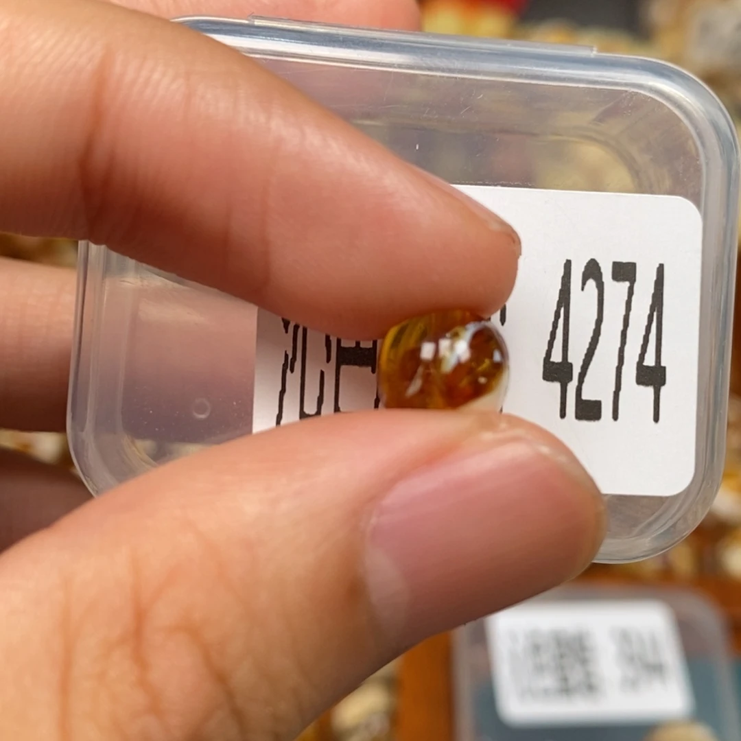 蜜蜡未镶嵌珠宝奇石4261