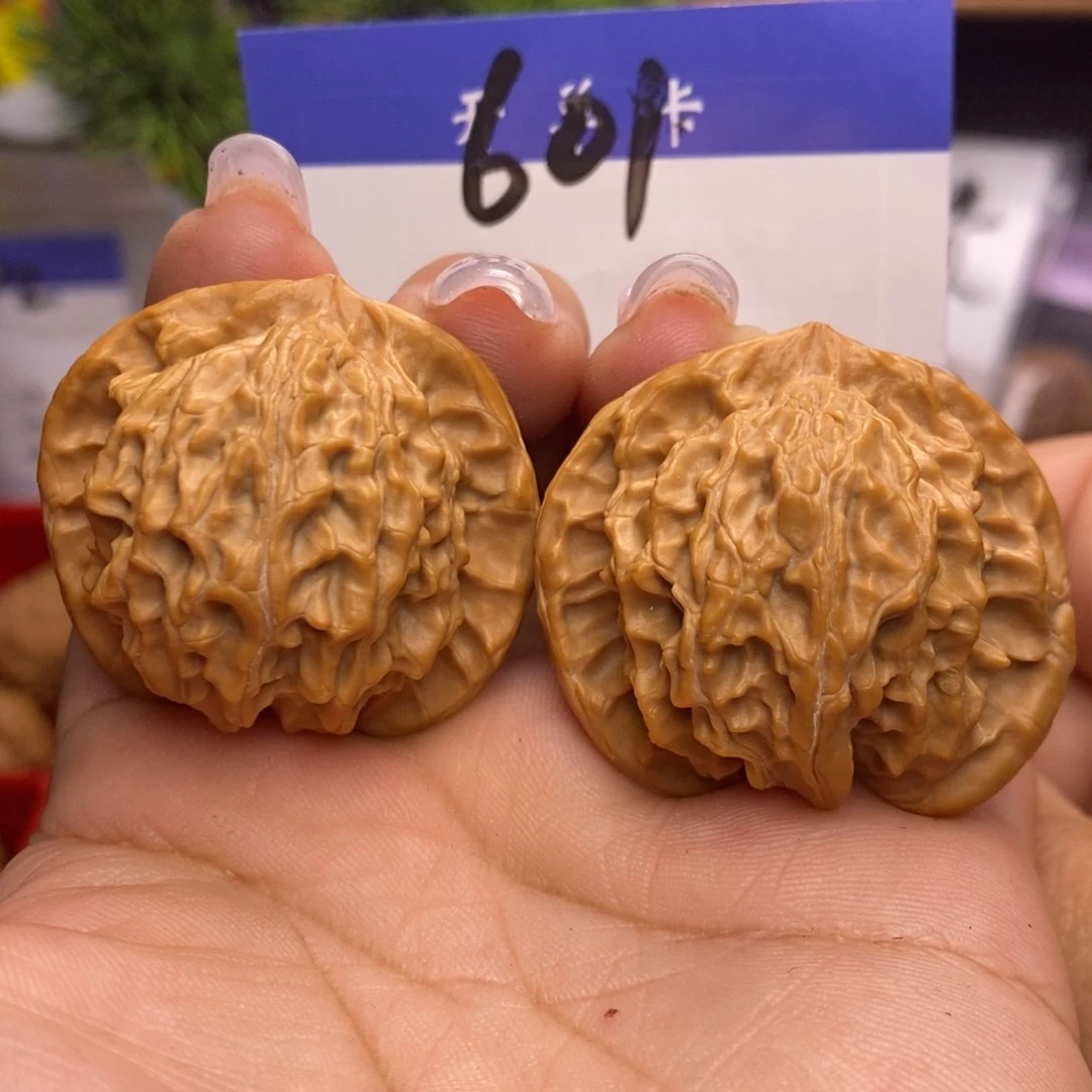 文玩核桃吊坠公子帽。边41。丹