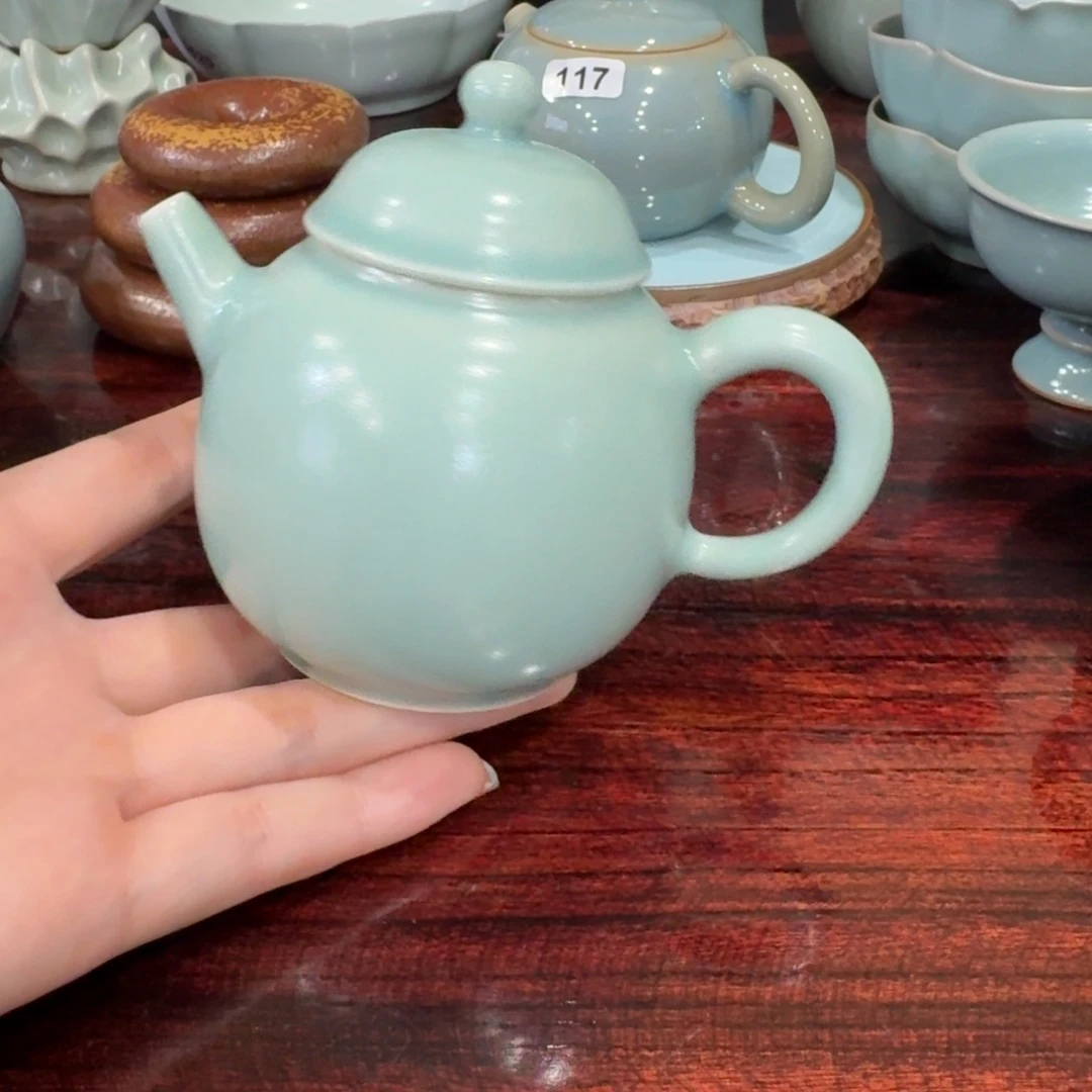 汝瓷。。。。。。。。。。。。
