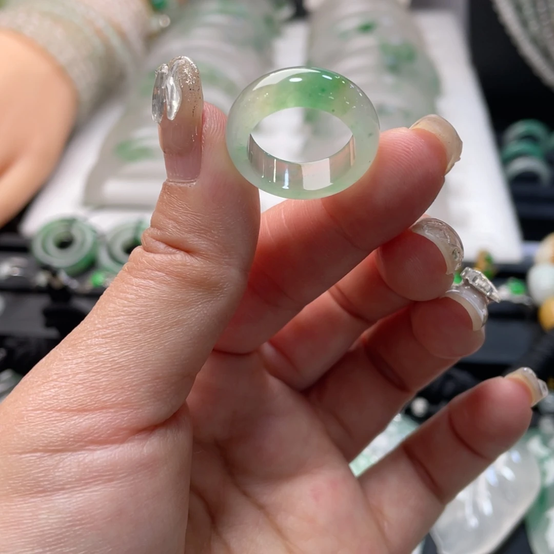 未镶嵌石英质玉戒圈