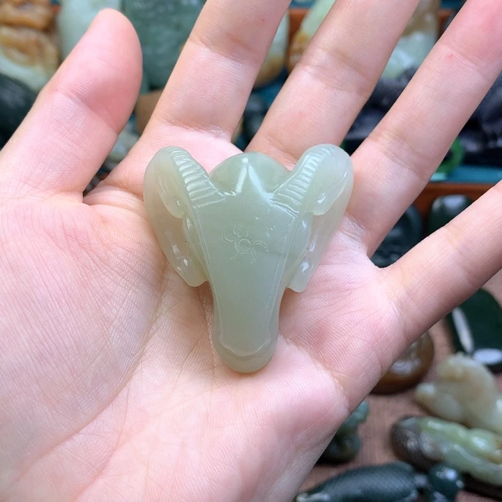 和田玉未镶嵌挂件