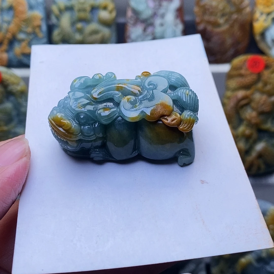 定制翡翠未镶嵌貔貅