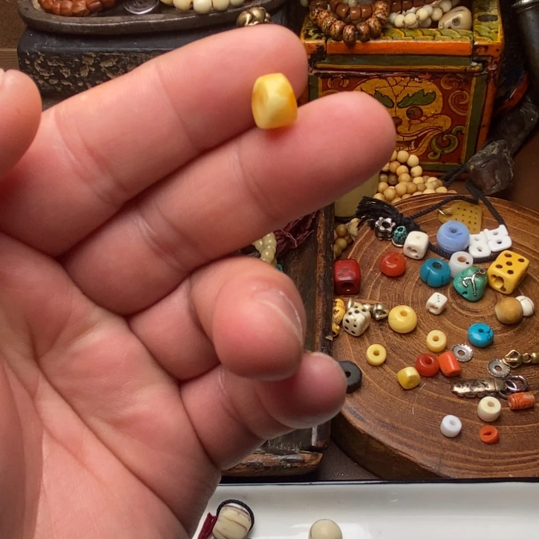 琉璃颈饰冯藏传精品小元素的话说