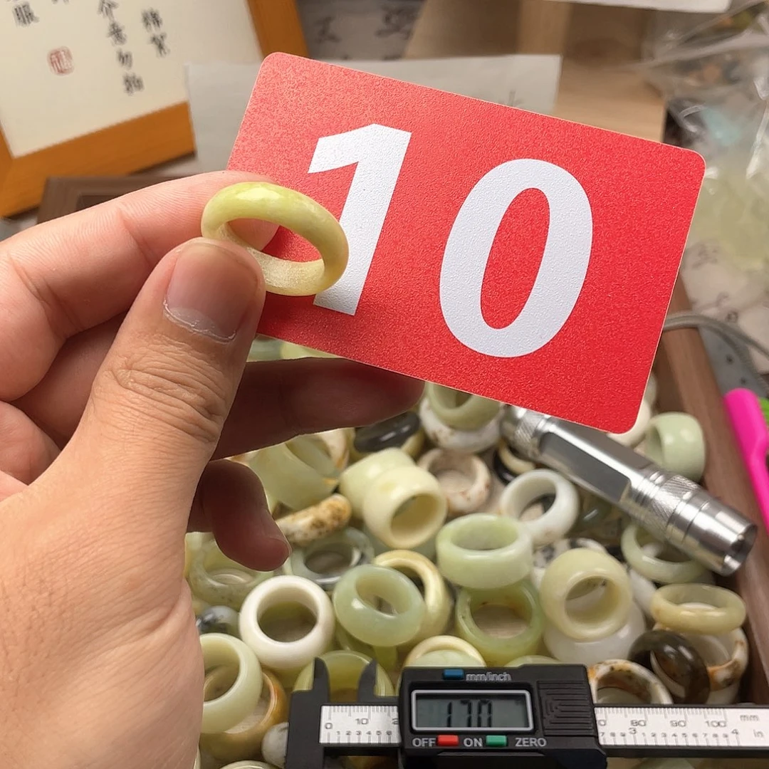 蛇纹石玉合金颈饰