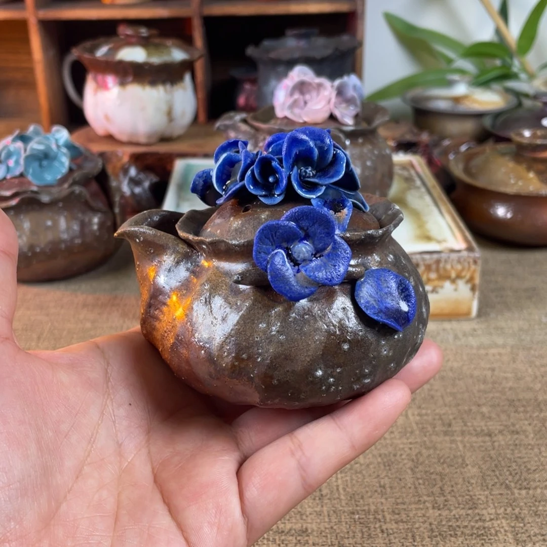 蓝色妖姬。手捏宝瓶