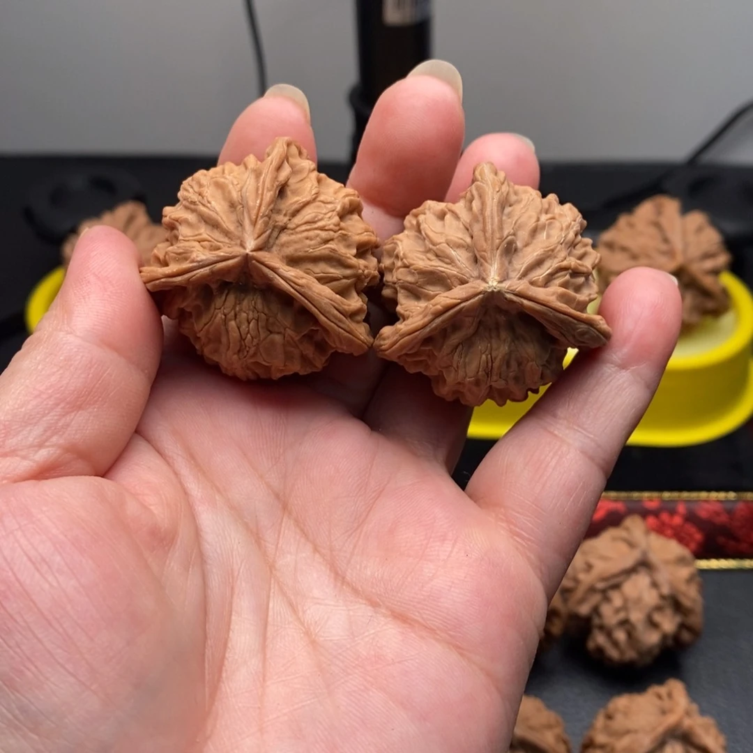 把件桃核情*.核桃