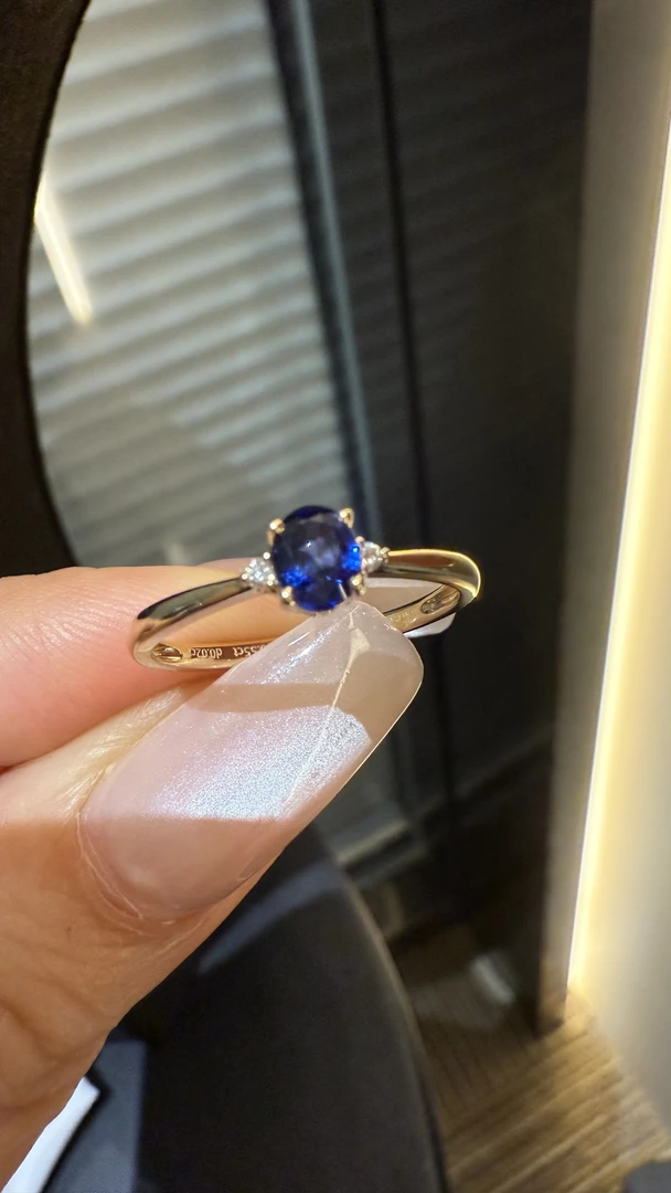 18K钻石蓝宝石戒指