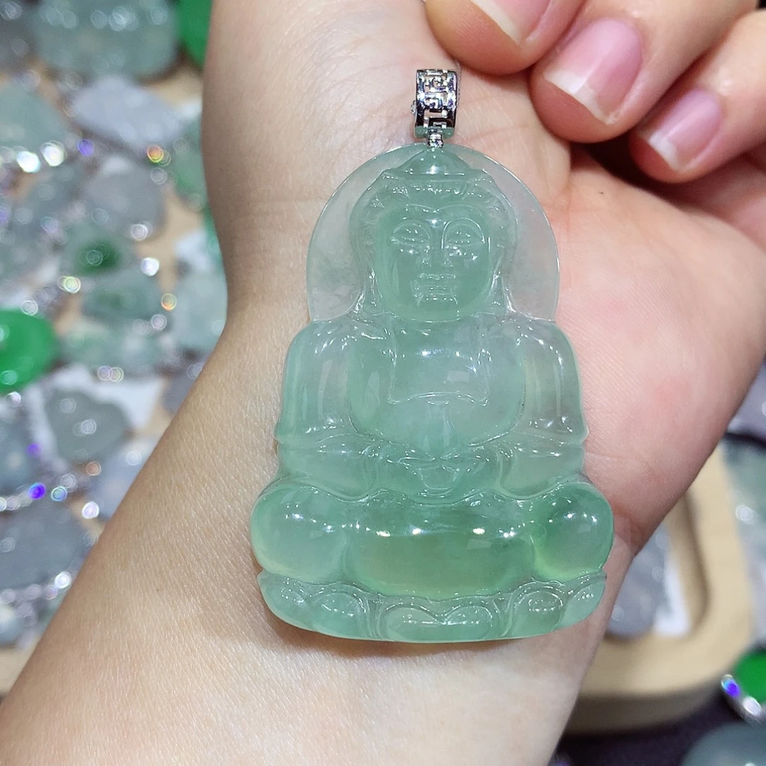 翡翠18K金镶嵌颈饰观音