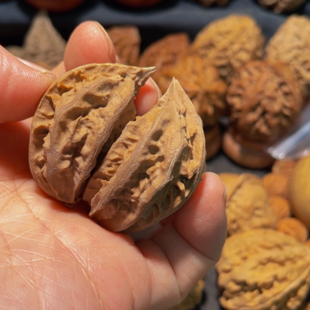 【闪购商品】吊坠文玩核桃卡***下东北楸子13