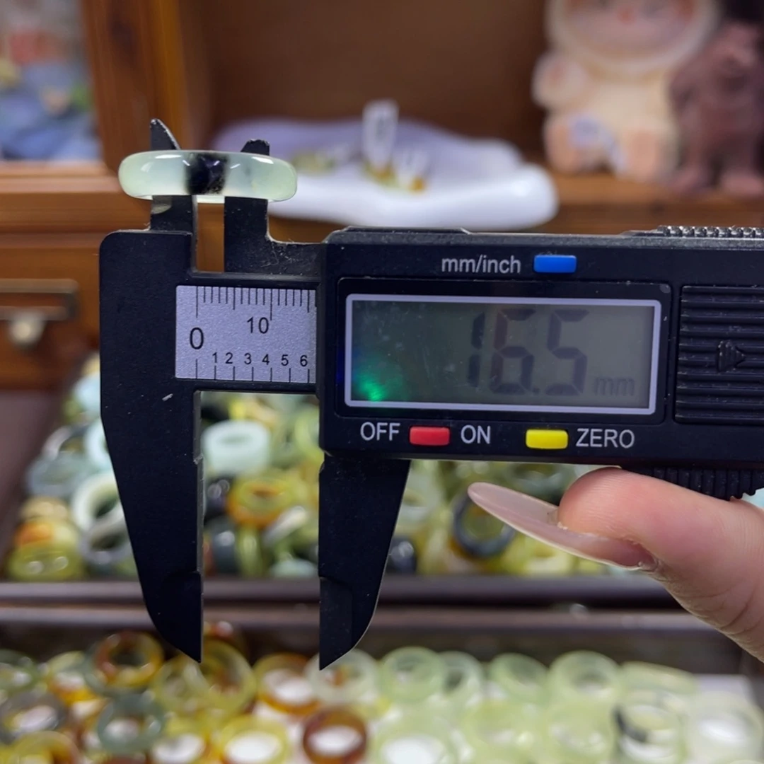 蛇纹石玉未镶嵌手镯50