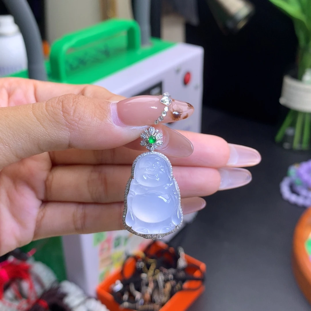 翡翠18K金镶嵌颈饰