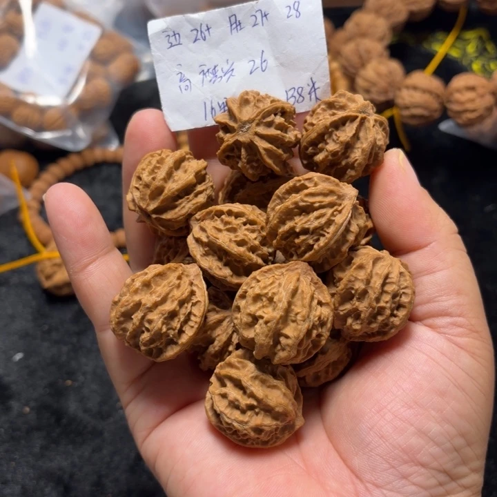 文玩核桃手串暴龙八棱小手持
