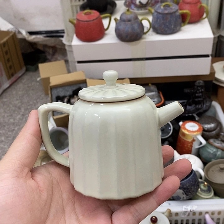 陶瓷艺术品及陶瓷壶壶