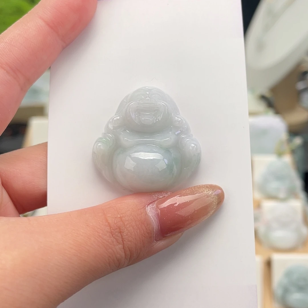 翡翠未镶嵌颈饰佛公