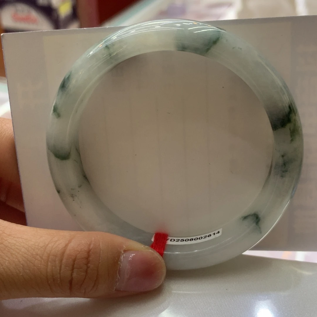 翡翠手镯未镶嵌纯天然05