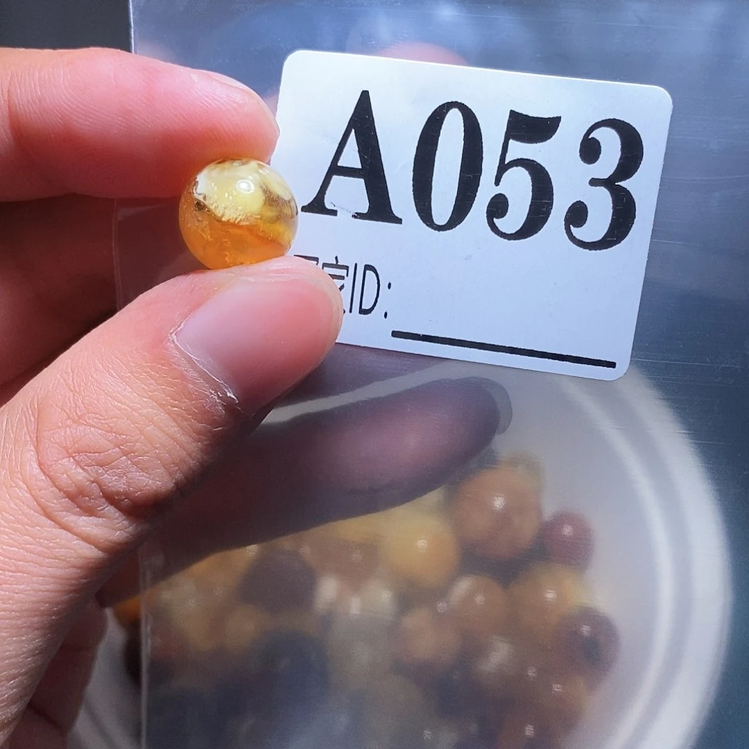 琥珀珠宝奇石未镶嵌