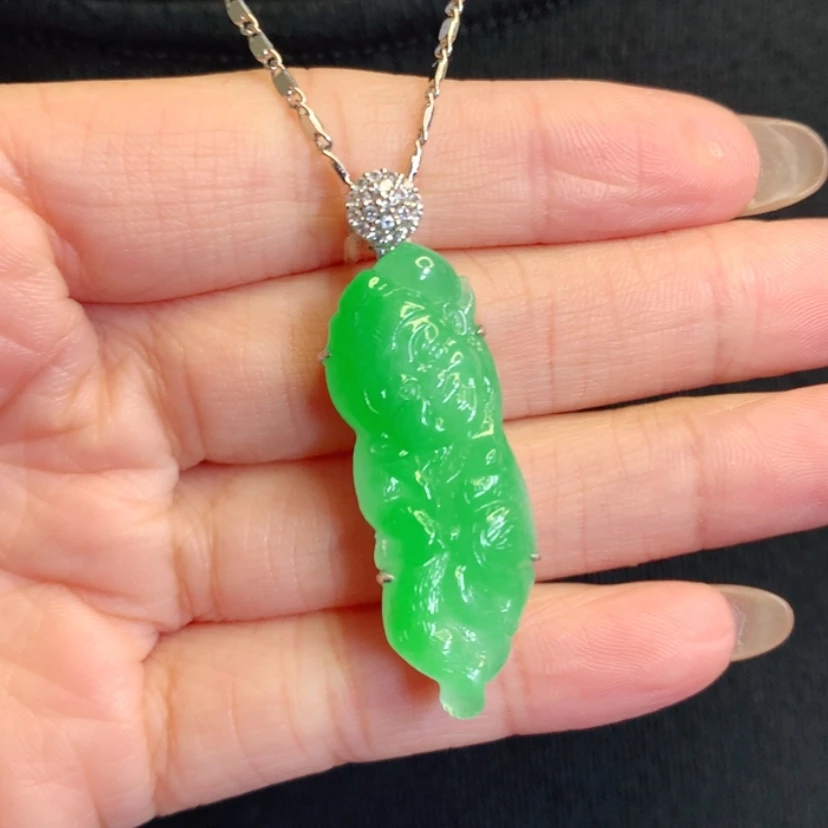 【闪购商品】颈饰18K金镶嵌翡翠宝宝佛