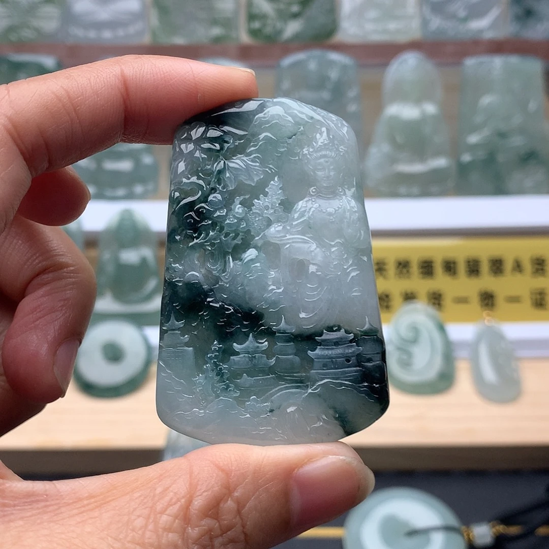 翡翠未镶嵌颈饰观音