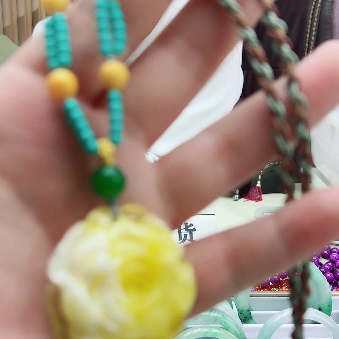 蜜蜡吊坠(赠链)银S925镶嵌