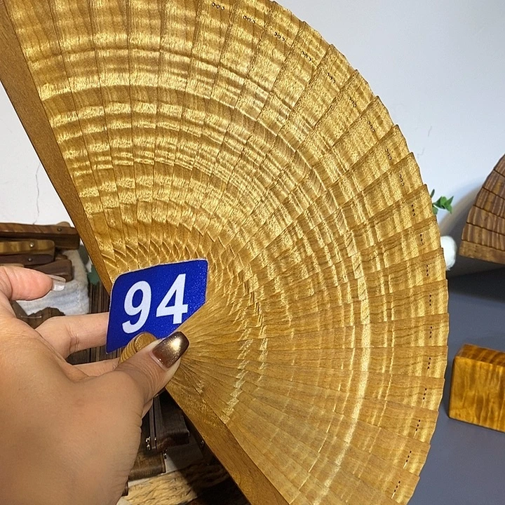 随***安金丝楠金丝楠木扇子