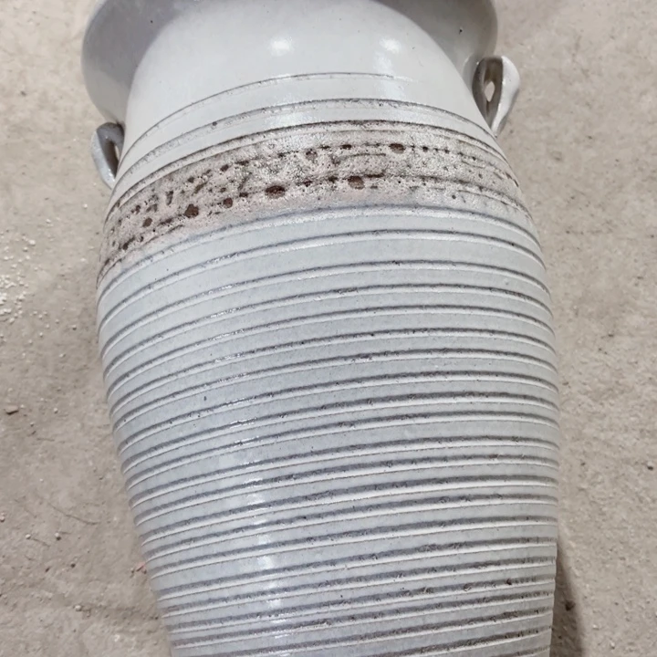 紫砂口径21高度32一只小瑕疵