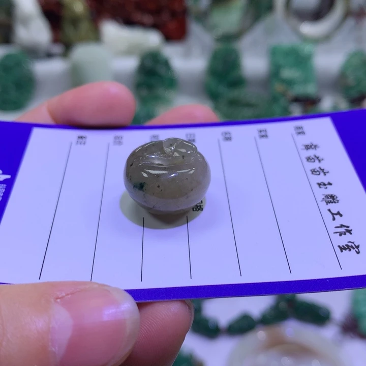 独山玉未镶嵌颈饰