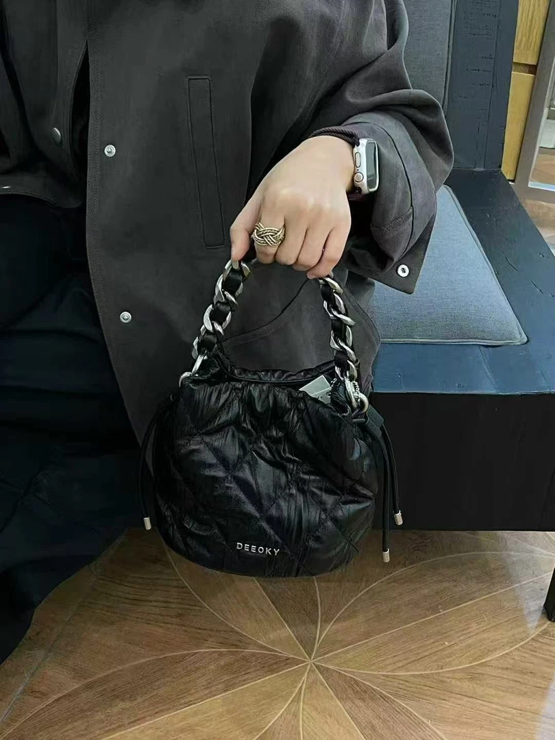 软皮手提水桶包女包2025秋冬新款高级感时尚百搭单肩腋下包斜挎包