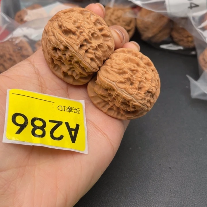 文玩核桃吊坠核桃