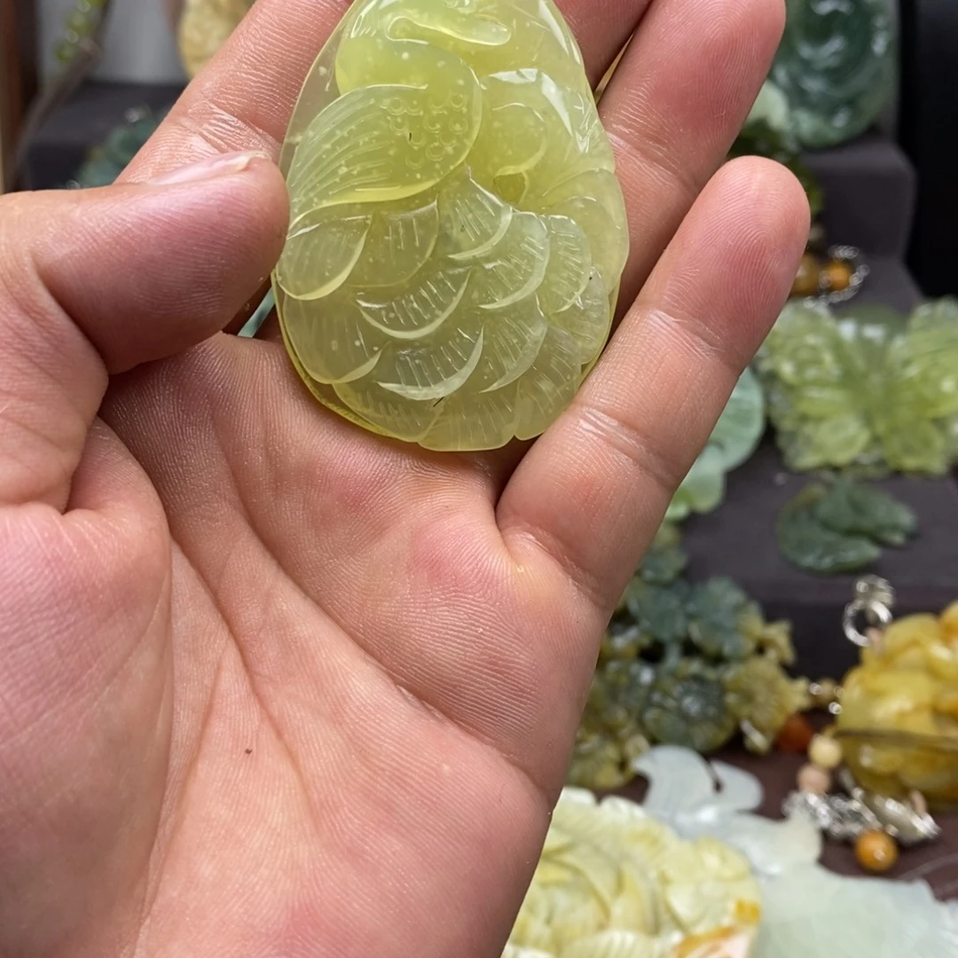蛇纹石玉未镶嵌吊坠(赠链)