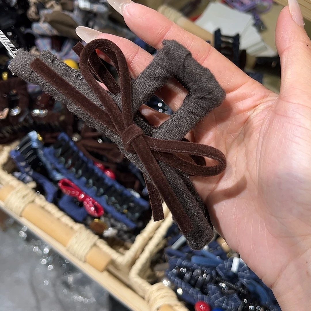 非金属布艺灰色抓夹