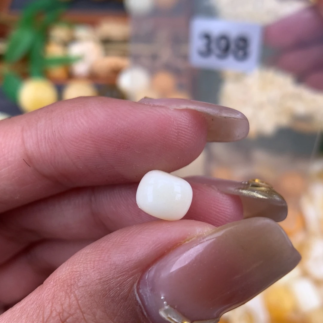 琥珀珠宝奇石未镶嵌7.7