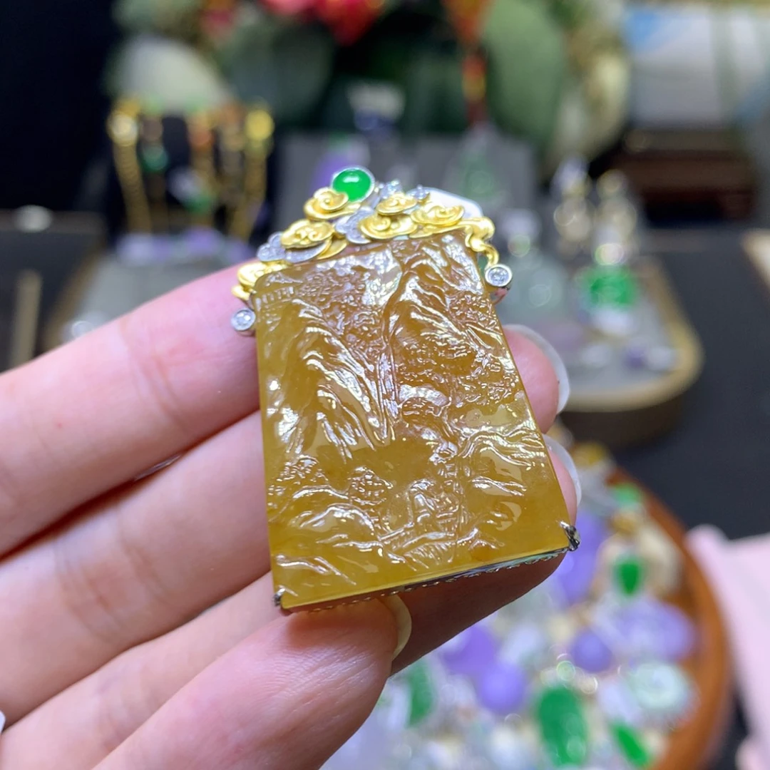 翡翠18K金镶嵌颈饰翡翠吊坠项链